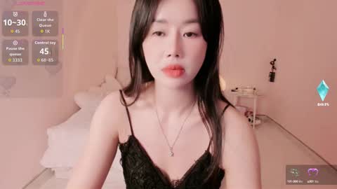 strawberry_loveee online show from September 13, 5:13 pm