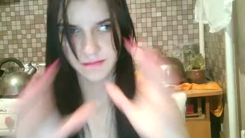 Snapshot of strawberry_storm chatting on October 31, 9:16 pm Strawberry Storm online show from October 31, 9:16 pm