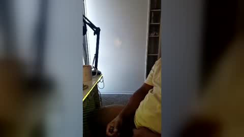 stressfreemovers2612 online show from July 12, 1:29 am