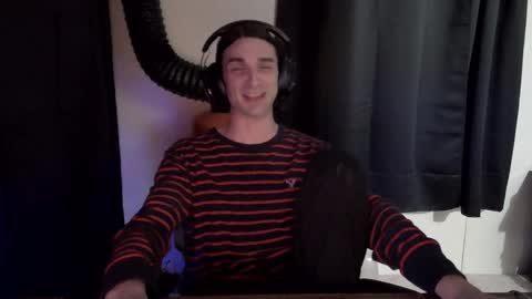 stringgreens777 online show from January 17, 8:34 pm