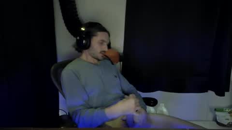 stringgreens777 online show from February 17, 8:15 pm