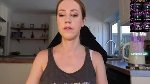 Snapshot of stripmequick chatting on July 29, 11:30 am Amorina online show from July 29, 11:30 am
