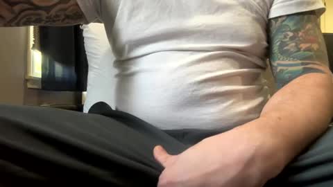 Snapshot of stroking33again chatting on December 17, 6:31 pm stroking33again online show from December 17, 6:31 pm