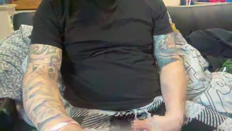 Snapshot of stroking33again chatting on January 24, 7:18 pm stroking33again online show from January 24, 7:18 pm