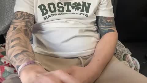 Snapshot of stroking33again chatting on February 18, 6:26 pm stroking33again online show from February 18, 6:26 pm