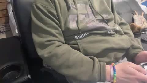 Snapshot of stroking33again chatting on February 24, 11:52 pm stroking33again online show from February 24, 11:52 pm