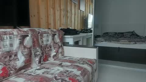 Snapshot of strong_arni chatting on February 19, 7:28 am Strong Arni online show from February 19, 7:28 am