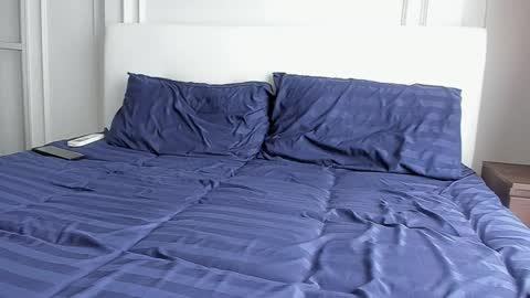 Snapshot of strong_arni chatting on December 14, 4:40 am Strong Arni online show from December 14, 4:40 am