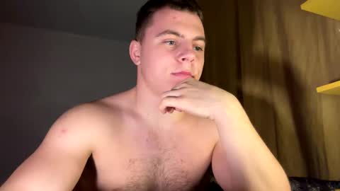 Snapshot of strong_baby chatting on December 3, 11:14 pm Strong Baby online show from December 3, 11:14 pm