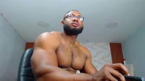 Snapshot of strong_george1 chatting on February 16, 7:27 pm strong_george1 online show from February 16, 7:27 pm