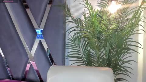 Snapshot of strong_girl_ chatting on March 4, 11:08 am Alexa online show from March 4, 11:08 am