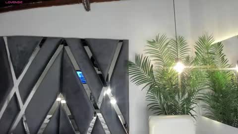 Snapshot of strong_girl_ chatting on October 28, 11:03 am Alexa online show from October 28, 11:03 am