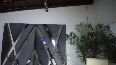 Snapshot of strong_girl_ chatting on November 11, 10:48 am Alexa online show from November 11, 10:48 am