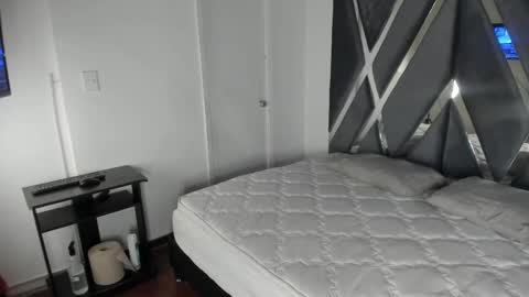 Snapshot of strong_girl_ chatting on November 18, 10:52 am Alexa online show from November 18, 10:52 am