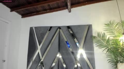 Snapshot of strong_girl_ chatting on November 26, 11:00 am Alexa online show from November 26, 11:00 am