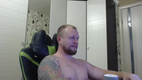 Snapshot of strongass18 chatting on September 20, 10:38 am Alex online show from September 20, 10:38 am