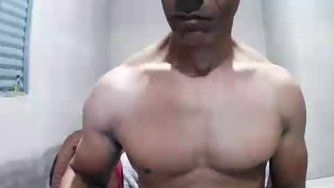 Snapshot of strongdaddyfantastic chatting on July 21, 11:29 pm strongdaddyfantastic online show from July 21, 11:29 pm