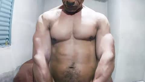 Snapshot of strongdaddyfantastic chatting on July 23, 10:29 pm strongdaddyfantastic online show from July 23, 10:29 pm