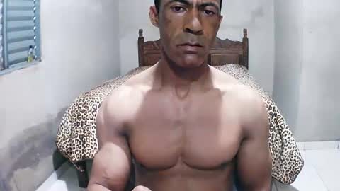 Snapshot of strongdaddyfantastic chatting on August 2, 2:04 pm strongdaddyfantastic online show from August 2, 2:04 pm