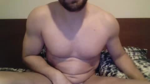 Snapshot of strongfitguy chatting on March 18, 10:35 pm Handsome guy online show from March 18, 10:35 pm
