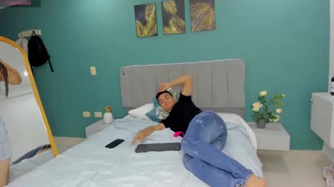 Strong Couple online show from February 19, 2:33 am