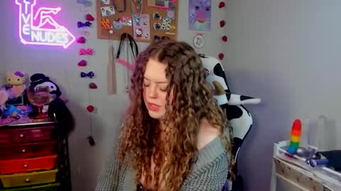 Strwbby online show from February 11, 5:12 am