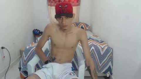 Snapshot of stuart_17 chatting on October 22, 3:45 pm stuart_17 online show from October 22, 3:45 pm