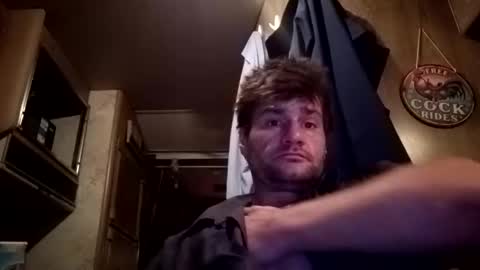 Snapshot of stud_hass chatting on October 30, 9:11 am king of the castle online show from October 30, 9:11 am