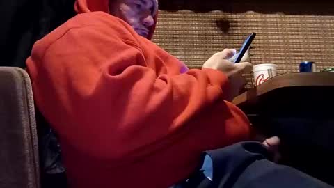 Snapshot of stud_hass chatting on November 6, 9:32 am king of the castle online show from November 6, 9:32 am