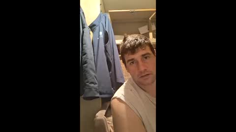 Snapshot of stud_hass chatting on December 14, 1:55 am king of the castle online show from December 14, 1:55 am