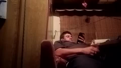 Snapshot of stud_hass chatting on December 19, 11:28 am king of the castle online show from December 19, 11:28 am