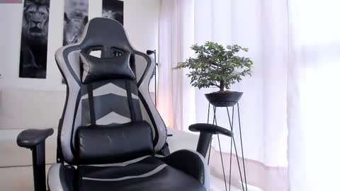 Snapshot of stud_samuel chatting on November 5, 1:55 pm Samuel online show from November 5, 1:55 pm