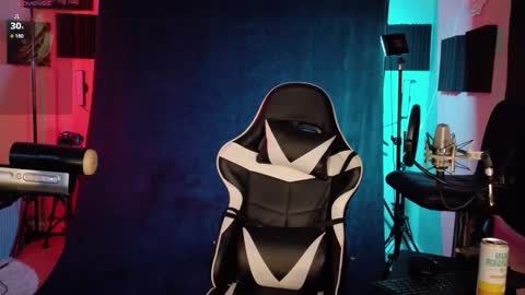 Snapshot of studforyouall chatting on November 6, 1:28 am Ryan Long online show from November 6, 1:28 am