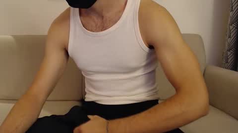 Snapshot of studfromparis chatting on November 19, 6:41 pm Stud From Paris online show from November 19, 6:41 pm