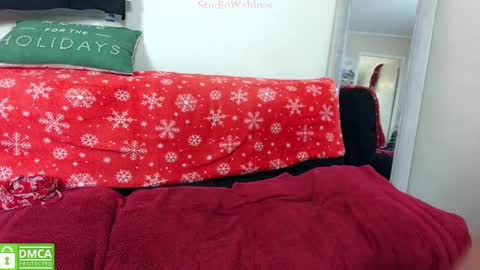 StudioWahines online show from December 26, 3:16 am