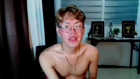 Snapshot of su_jin_oppa chatting on April 13, 12:10 pm Su-jin online show from April 13, 12:10 pm