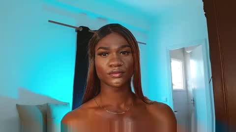 Snapshot of suannyklatten_ chatting on February 17, 12:27 pm Suanny Klatten It is my account independent online show from February 17, 12:27 pm