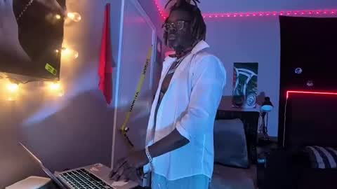 Hot Chocolate online show from November 16, 8:31 am