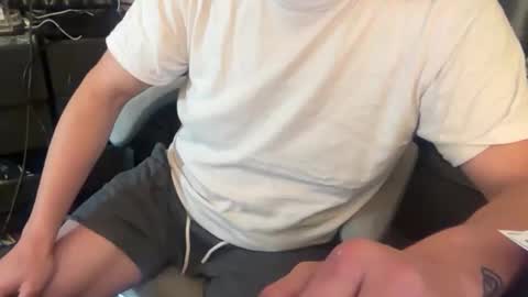 Snapshot of sub_boy221059 chatting on October 30, 10:06 am sub_boy221059 online show from October 30, 10:06 am