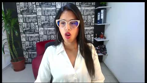 sub_scarlett_ online show from February 17, 8:48 pm