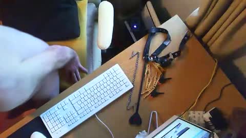 Snapshot of submissive1234567 chatting on November 29, 11:02 am submissive1234567 online show from November 29, 11:02 am