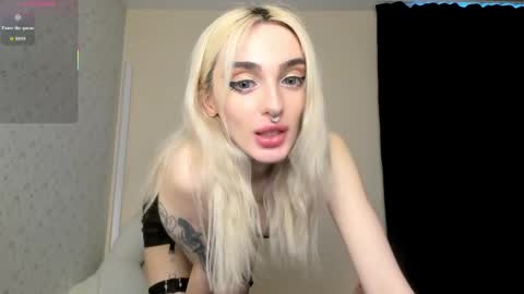 Chloe online show from May 17, 3:08 pm