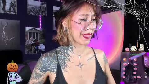 Snapshot of succubus_girl_ chatting on October 3, 12:51 am Alexy online show from October 3, 12:51 am
