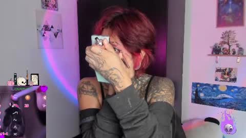 Snapshot of succubus_girl_ chatting on July 25, 1:30 pm Alexy online show from July 25, 1:30 pm