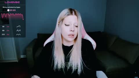 Snapshot of succubus_leslie chatting on March 3, 3:42 pm succubus_leslie online show from March 3, 3:42 pm