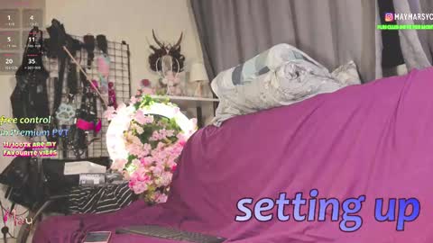 Snapshot of succubus_room chatting on June 6, 11:20 pm May online show from June 6, 11:20 pm