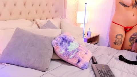 Luna  online show from November 6, 8:21 pm