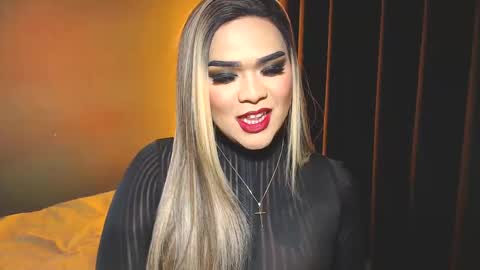 Snapshot of suckablecockoffreya chatting on December 16, 10:56 pm JADE ELYSE online show from December 16, 10:56 pm