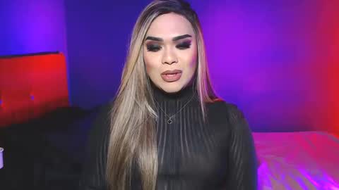 Snapshot of suckablecockoffreya chatting on December 23, 5:54 pm JADE ELYSE online show from December 23, 5:54 pm