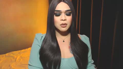 Snapshot of suckablecockoffreya chatting on December 27, 9:28 am JADE ELYSE online show from December 27, 9:28 am